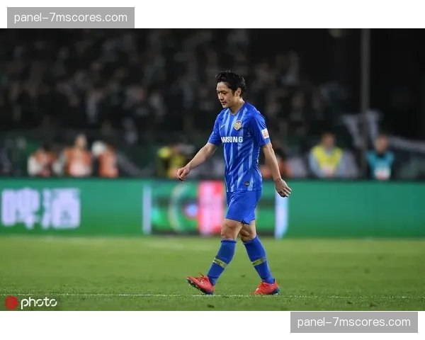 泪洒赛场,39岁的老将汪嵩替补登场完成赛季首秀 泪洒赛场,39岁的老将汪嵩替补登场完成赛季首秀